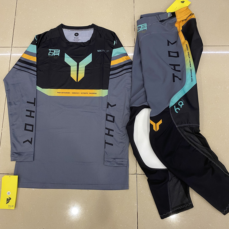Set Perlengkapan Olahraga Moto - Motorcycle Gear On Sale ulasan dan harga